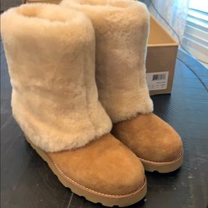 UGG Maylin 3220 Chestnut Booties